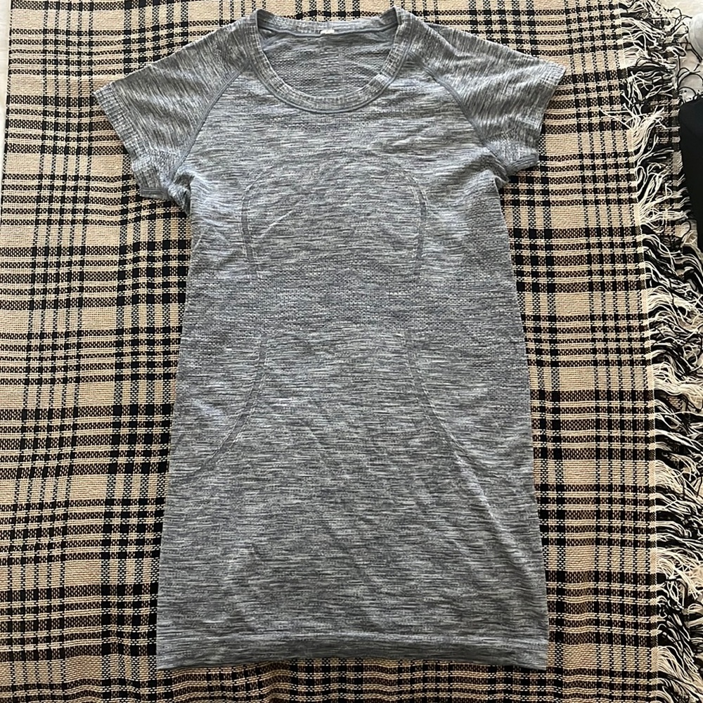 Lululemon- Swiftly Tech Short-Sleeve Shirt